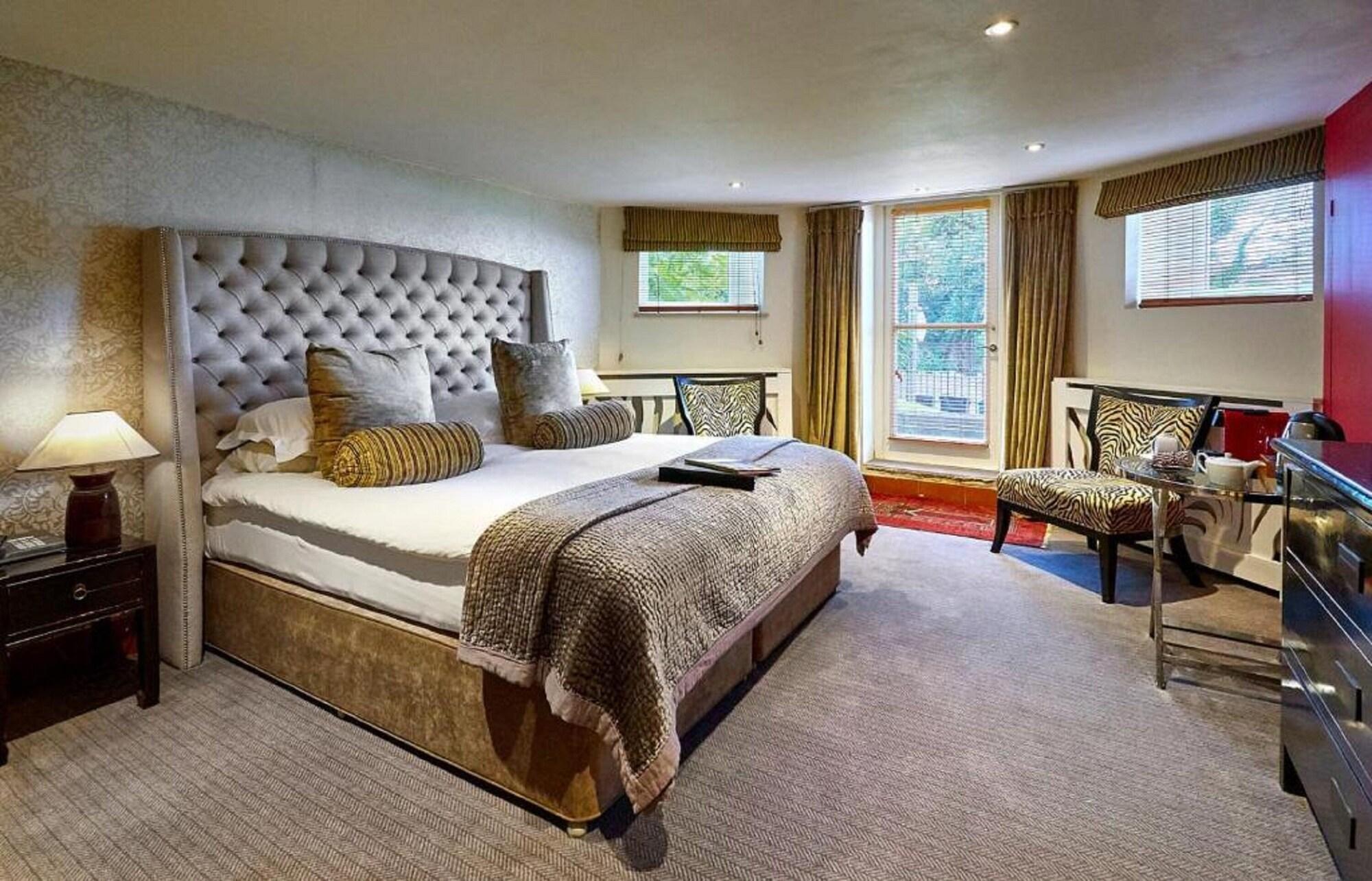 Dorian House Boutique B&B - Free Parking! Bath Zewnętrze zdjęcie A bedroom at The Grove