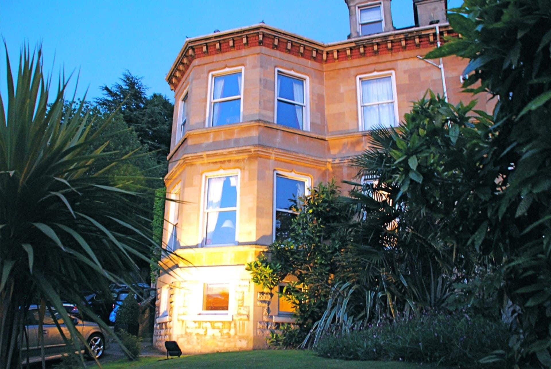 Dorian House Boutique B&B - Free Parking! Bath Zewnętrze zdjęcie The former home of the 10th Duke of Grafton at 100 Park Street, Edinburgh